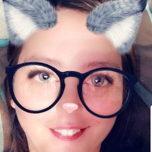 Meet your Posher, Caitlin